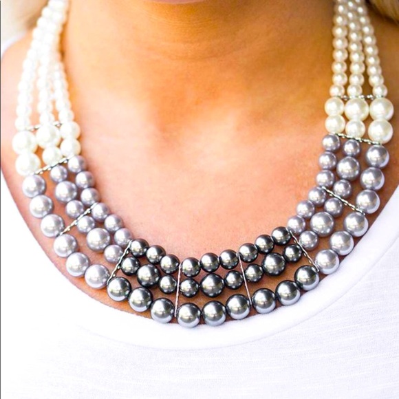 paparazzi Jewelry - Lady in Waiting Necklace